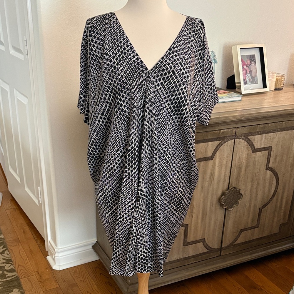 Vince Black and White Geometric Midi Dress 100% silk
